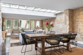 Elegant Paddington Sandstone Cottage with Parking Sydney